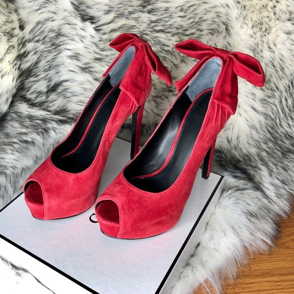 Guess Los Angeles Red Suede Heels - Picture 7 of 9